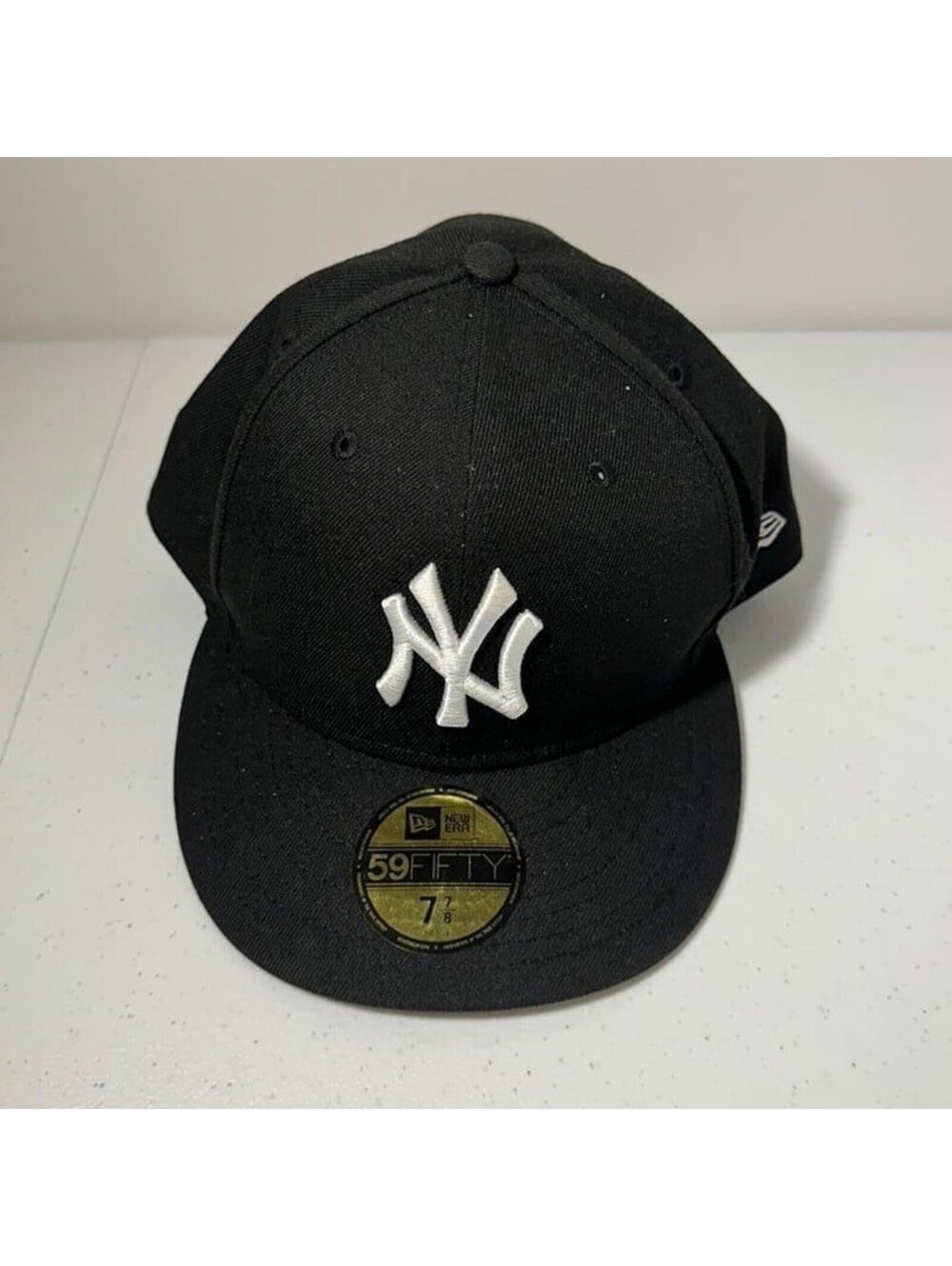 New Era 59FIFTY MLB New York Yankees Basic Fitted Hat Black White 7 7/8 NYC Cap